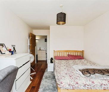 3 bedroom flat to rent - Photo 5