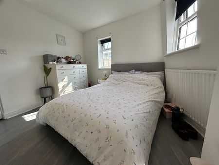 2 bedroom apartment to rent - Photo 3
