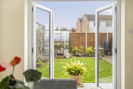 3 bedroom detached house to rent - Photo 2