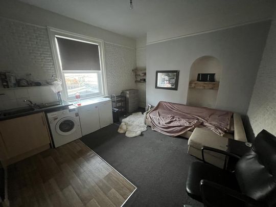 1 bedroom property to rent - Photo 1