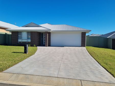 Modern Home - Photo 2