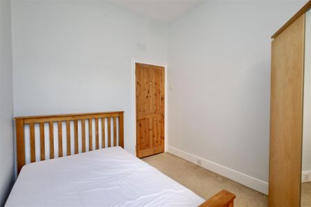 2 bedroom Flat to rent in Sandringham Road, South Gosforth, Newcastle Upon Tyne - Photo 5