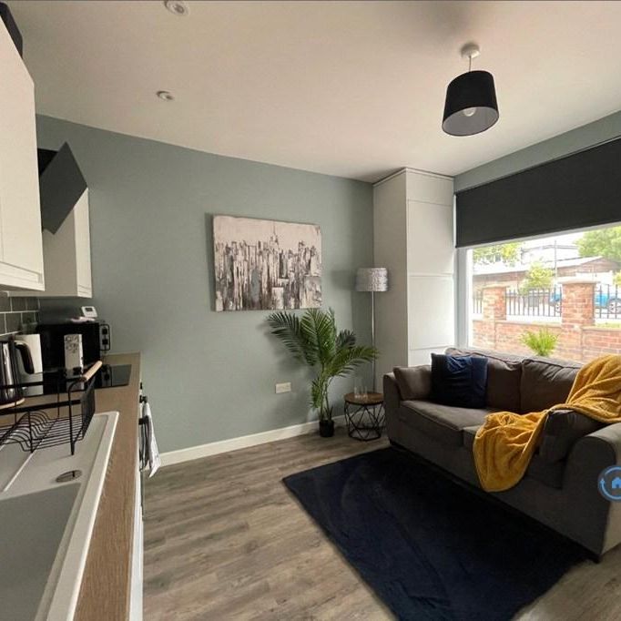 3 bedroom flat to rent - Photo 1