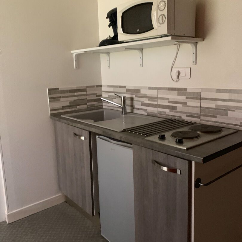 studio meublé en ville avec terrasse - Photo 1