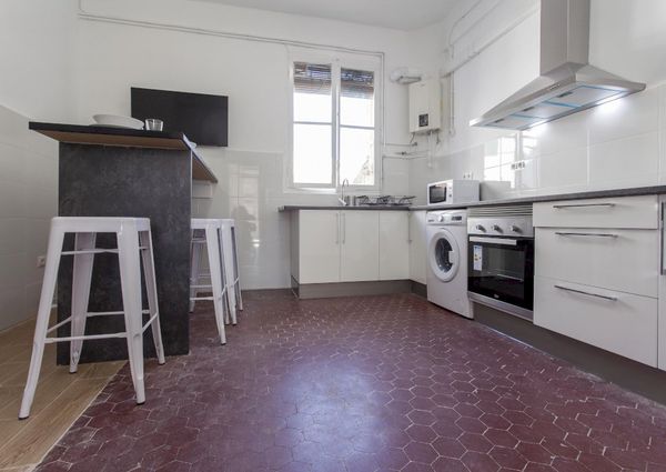 Room with views in Avenida Gran Vía Germanías