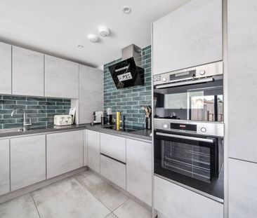 4 bedroom semi detached to rent - Photo 1