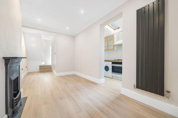 3 Bed Flat, Amies Street, SW11 - Photo 1