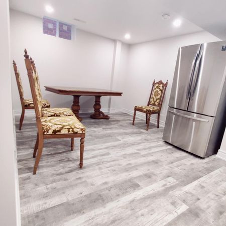 For Lease - 217 Badessa Circle, Vaughan, Ontario - Photo 2