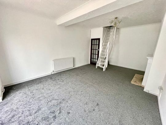 2 bedroom bungalow to rent - Photo 1