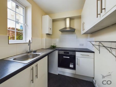 1 bedroom ground floor flat to rent - Photo 4