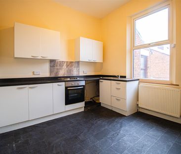 1-Bed Flat to Let on Lark Avenue, Penwortham, Preston - Photo 3