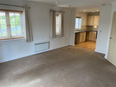 2 bedroom flat to rent - Photo 5