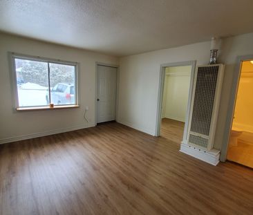 For Lease - 279 Pasadena Drive Unit# Unit B, Georgina, Ontario - Photo 3