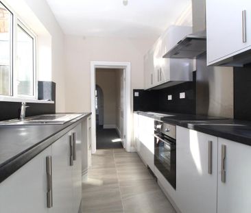 2 bedroom terraced house to rent - Photo 3