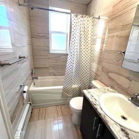 5½ ENTIEREMENT REFAIT-5 MNTS MT ROYAL ET UNIVERSITÉS- 3 CAC - Photo 3