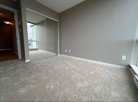 2 Bedroom - Photo 2