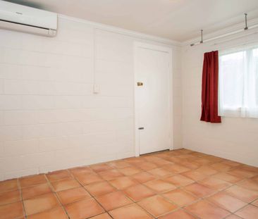 Excellent Location - Photo 4