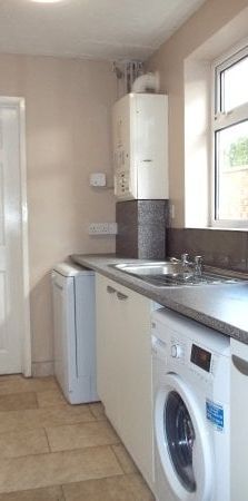 Wisbech Road, Outwell. - Photo 1