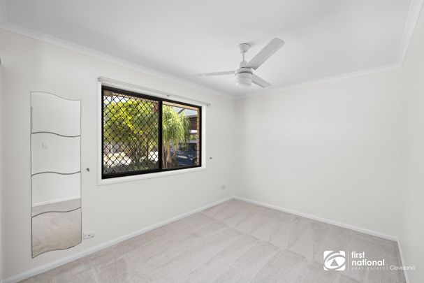 LOVELY TWO BEDROOM LOW SET VILLA IN CENTRAL CAPALABA - WITH LARGE FULLY FENCED COURTYARD - Photo 1
