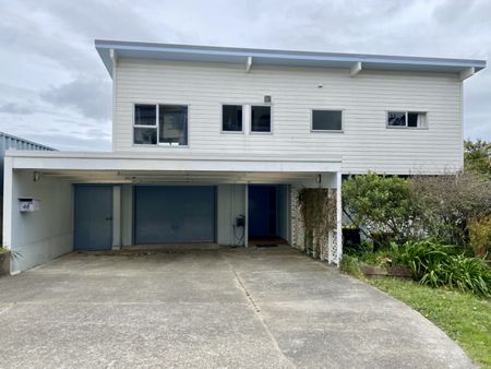 48 Chesterton Street, Johnsonville - Photo 3