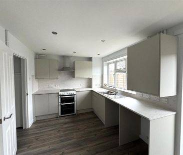 3 bedroom terraced house to rent - Photo 3