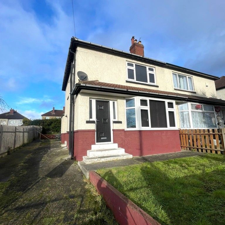 Easterly Crescent, Oakwood, LS8 2SG - Photo 1