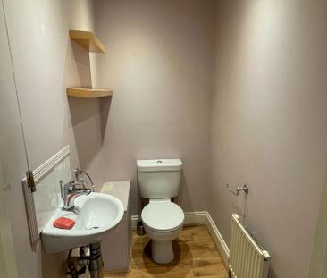 4 bedroom detached house to rent - Photo 6