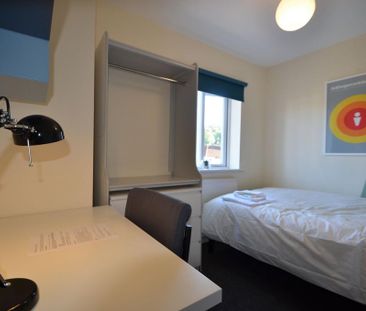 1 bedroom in a house share to rent - Photo 5