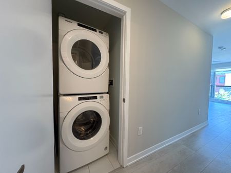 For Lease - 3401 Ridgeway Drive Unit# 307, Mississauga, Ontario - Photo 3