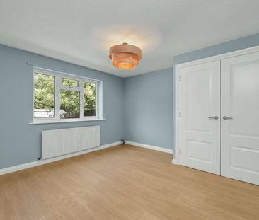 A well presented two bedroom ground floor apartment with allocated ... - Photo 4