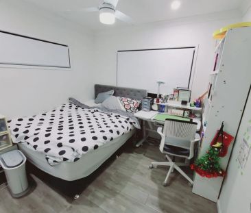 Spacious & Modern 4-Bedroom Family Home. - Photo 1