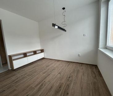 Pronájem bytu 2+1 68 m2 - Fotografie 4