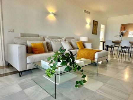 Luxury Apartment for rent in Benahavís, Andalusia - Photo 5