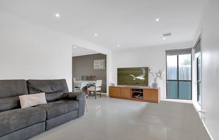 Spacious 3-Bedroom Home with Modern Amenities in Epping - Photo 5