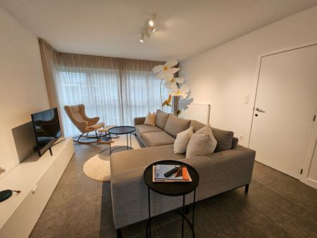 Energiezuinig duplex-appartement met 3 slaapkamers in recent project Kasteeldreef, nabij centrum Hoogstraten. - Photo 2