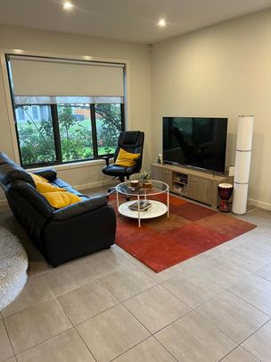 Braybrook - Photo 1