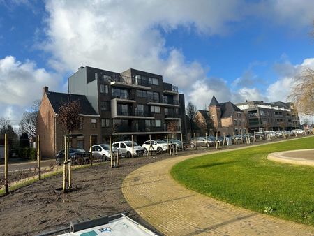 Prachtig gelegen appartement met 2 slaapkamers op de vernieuwde markt van Houthulst - Photo 2