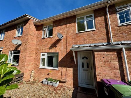 3 bedroom terraced house to rent - Photo 2