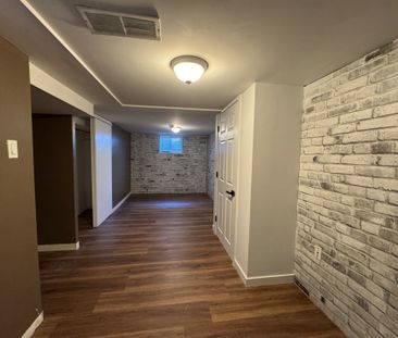 For Lease - 219 Steel Street, Barrie, Ontario - Photo 2