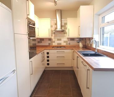 3 bedroom terraced house to rent - Photo 4