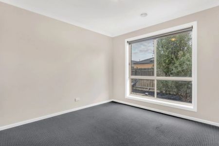 Light, Space, and Style in Perfect Harmony - Photo 5