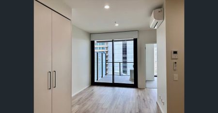 Stylish 2-Bed Apartment with Spectacular Views - Photo 5