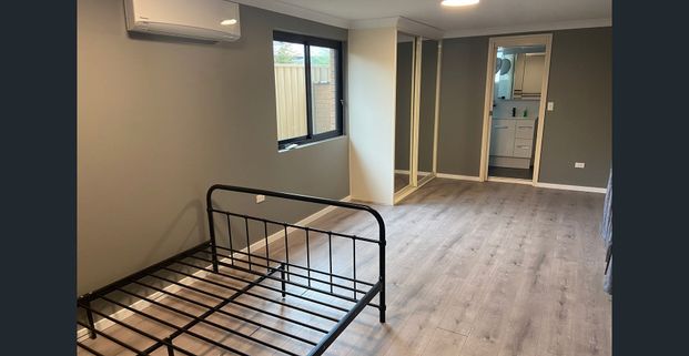 A spacious basement apartment in a quiet location - Photo 1