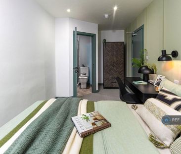 1 bedroom in a house share to rent - Photo 3