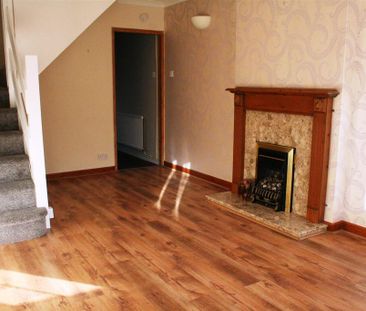 2 bedroom terraced house to rent - Photo 2