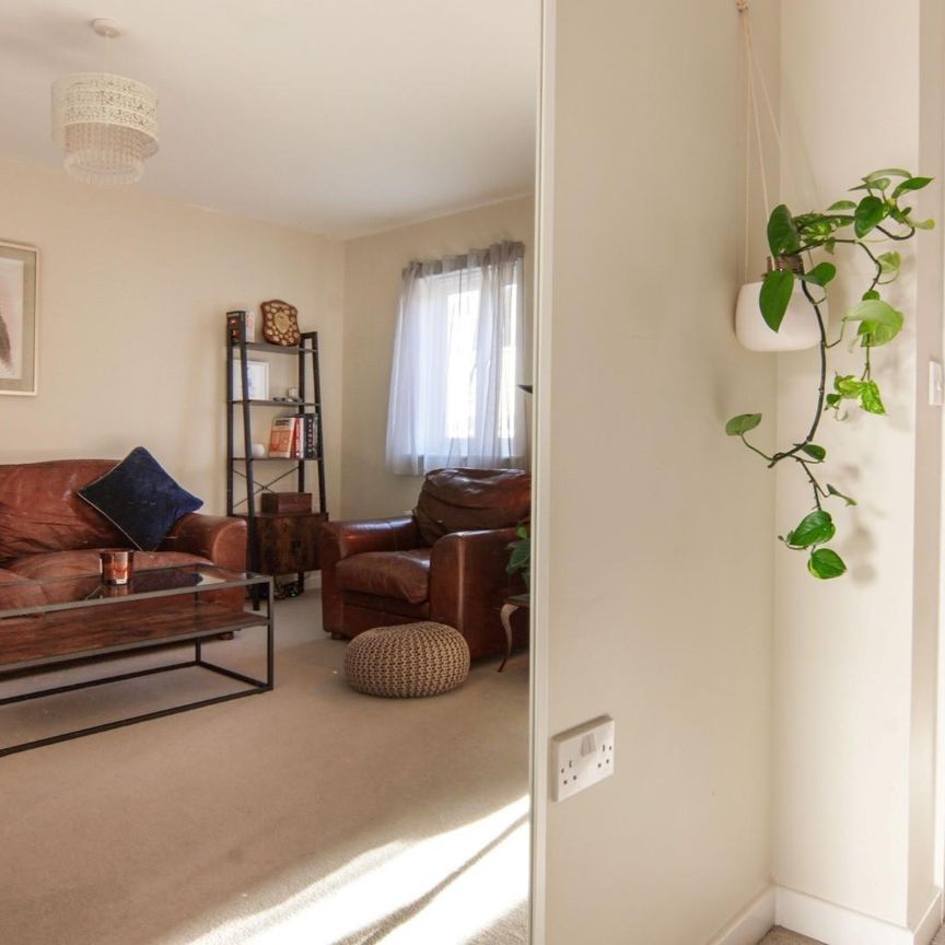 Astoria Drive, Bannerbrook, Coventry - Photo 1
