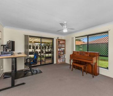 8 Battersea Close, Forest Lake QLD 4078 - House For Rent | Domain - Photo 2