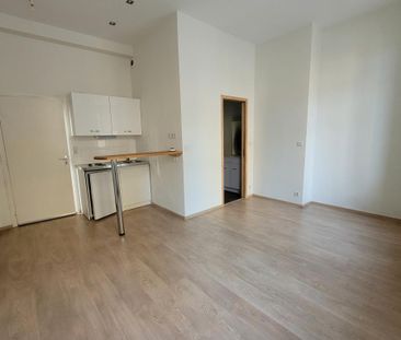 STUDIO A PROXIMITE DE LA CATHEDRALE ET DE LA GARE - Photo 6