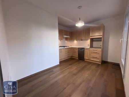 Location Appartement 4 pièces 86m² NEUVILLE SUR SAONE 69250 - Photo 5