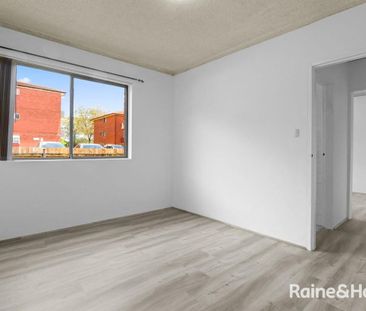 Modern 2-Bedroom Unit in Convenient Location - Photo 2